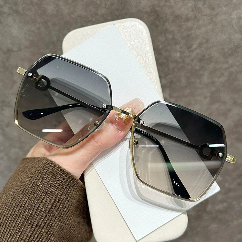 Wholesale Women's Frameless Sunglasses Anti-UV Cyber Celebration Retro Gradient Large Frame Sunglasses